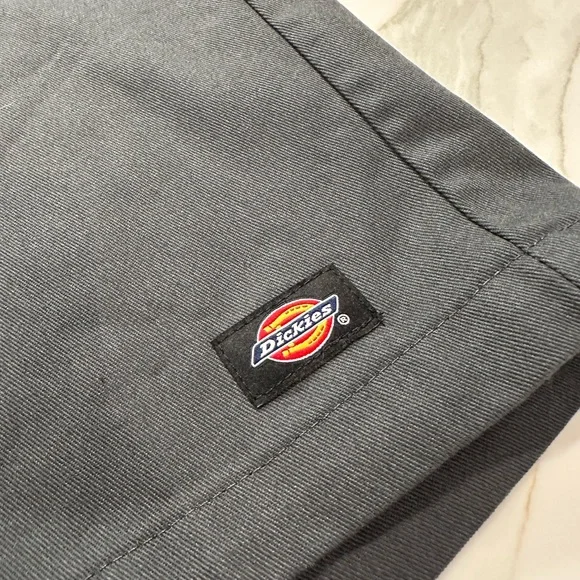 Men’s Gray Dickies Shorts - Picture 2 of 3